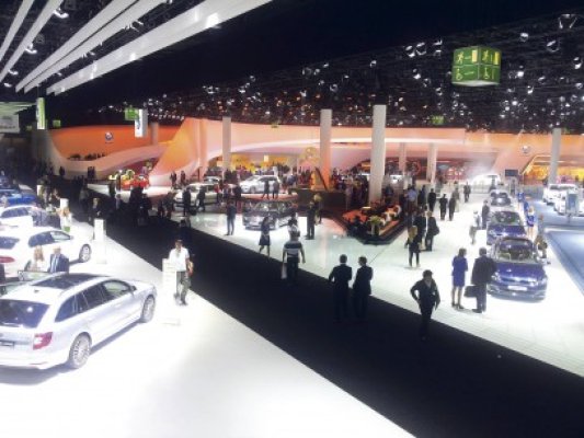 Frankfurt Motor Show 2013: spectacol electrizant, veşti proaste şi speranţe deşarte